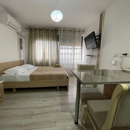 Downtown Modern Studio Apartment Tirana Kültér fotó