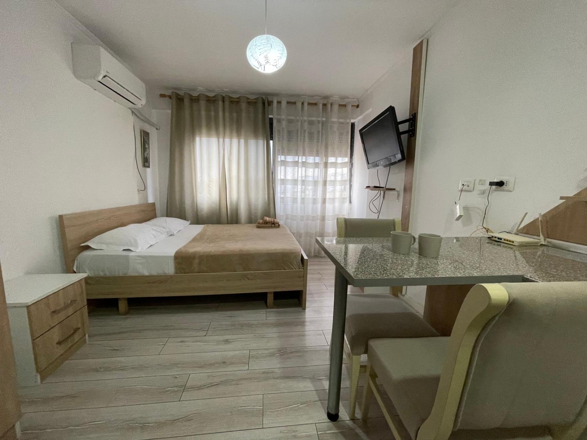 Downtown Modern Studio Apartment Tirana Kültér fotó